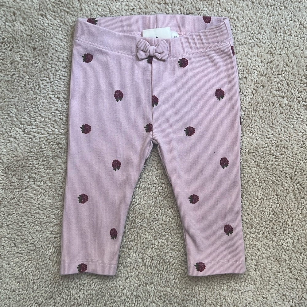 3-6 month (68) Feetje Legging. Gently Used.